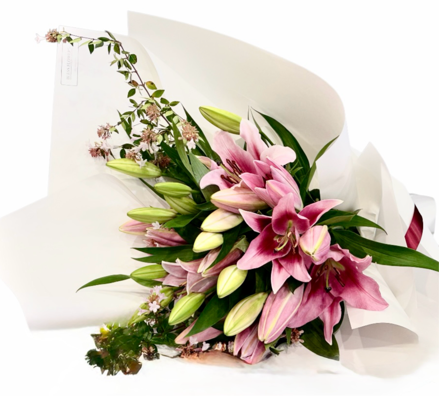 Elegant Oriental Lilies Bouquet – Fragrant & Stunning Blooms